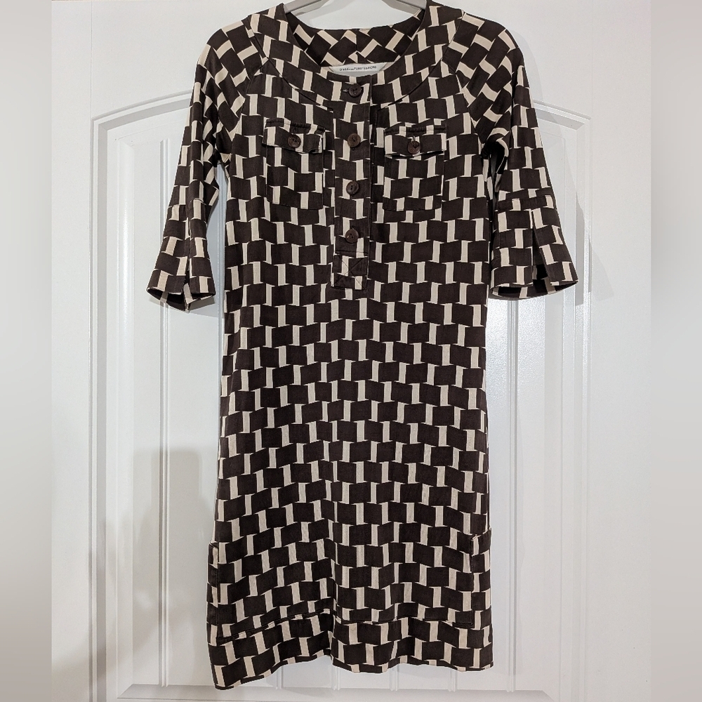 Chic Black and White Geometric Dress